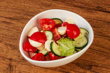 Salad with vegetables and mozzarlla
