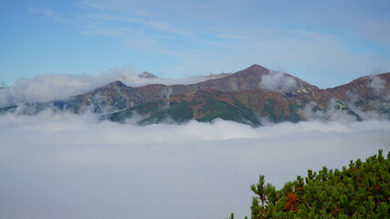 Góry Tatry we mgle