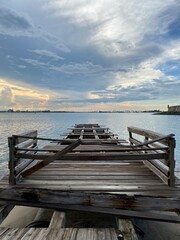 Obraz premium wooden pier at sunset