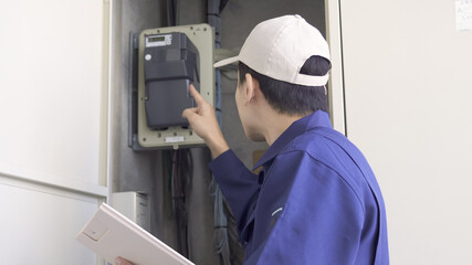 電力メーターの検針