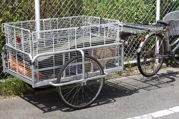 自転車で牽引するリヤカー