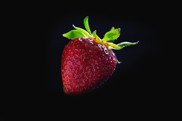 Morango no fundo preto