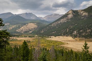 Fototapeta na wymiar Horseshoe Park, a beautiful meadow in a valley in Rocky Mountain National Park Colorado
