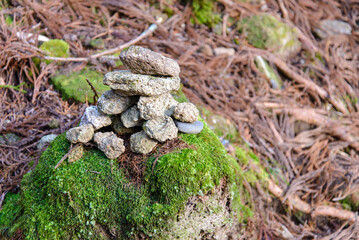 和歌山県は熊野古道の道中で見つけたケルン