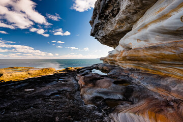 Rock formation and sea view along Pacific coastline in Kamay Botany Bay National Park