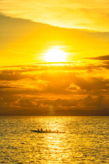 Naklejka premium 【神奈川県 江ノ島】夕日に照らされた海