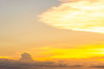 【神奈川県 江ノ島】夕日に照らされた雲
