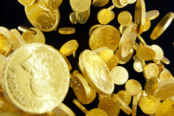 飛び上がる金貨