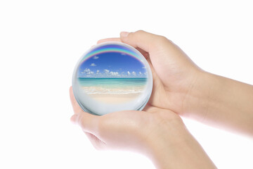 子供が持つ水晶の中の21