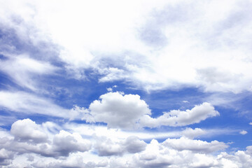 Naklejka na ściany i meble 青空と夏の白い雲