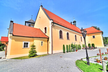 Fototapeta na wymiar Kaplica Czaszek – zabytek sakralny znajdujący się w Kudowie-Zdroju, Polska