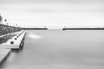Long exposure harbour photography - black and white