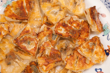 焼きたての一口餃子