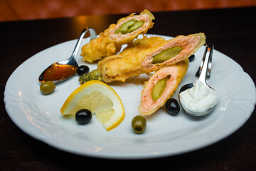 grilled asparagus with lemon and sauce