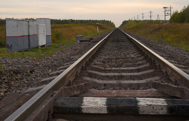 Obraz premium railway tracks extending into the distance