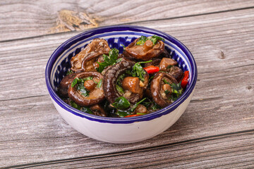 Marinated shiitake mushrooms with herbs