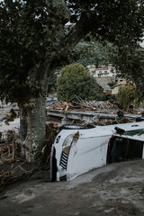 Village dévasté après le passage de la tempête