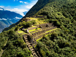 “CHOQUEQUIRAO” Esta antigua ciudad inca es conocida como la hermana menor de la Maravilla del Mundo(Machupicchu). Según diversas investigaciones, Choquequirao también sería una fortaleza y un centro c - obrazy, fototapety, plakaty