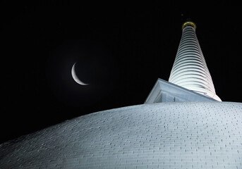 Ruwanwelisaya Chedi (Mahathupa and Rathnamali Dagaba) - UNESCO World Heritage Site and new moon...