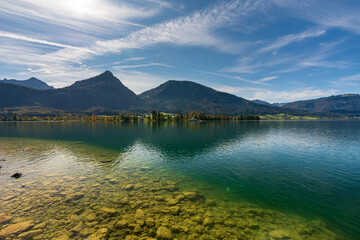 Bürglstein Seerundweg am Wolfgangsee im Salzkammergut im Herbst