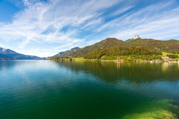 Bürglstein Seerundweg am Wolfgangsee im Salzkammergut im Herbst