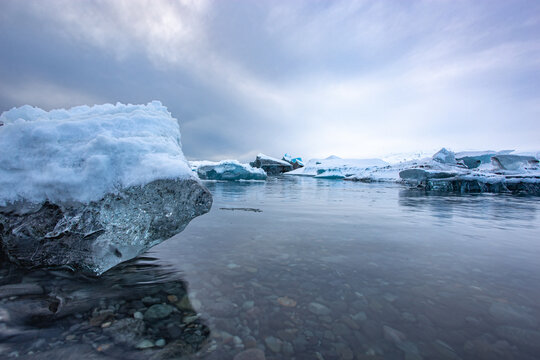 iceberg in jokulsarlon lagoon