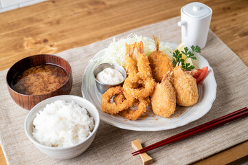japanese deep fied seafood with rice and miso soup