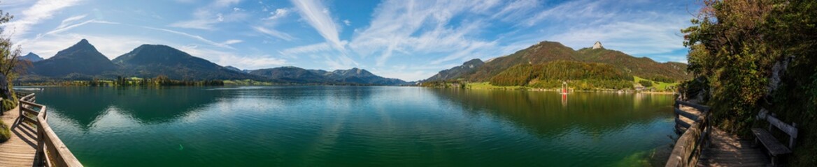 Obraz premium Wolfgangsee (Abersee) Bürglstein Rundwanderweg Panorama im Herbst