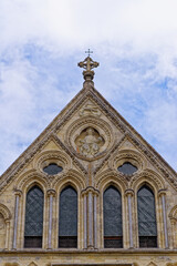 Fototapeta premium Medieval spire of Salisbury cathedral in the close Salisbury, Wiltshire, England, United Kingdom
