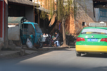 
Febbraio 2019. Shaxi. Scene di vita quotidiana. A metà strada tra Dali e Lijiang, tra i campi e...