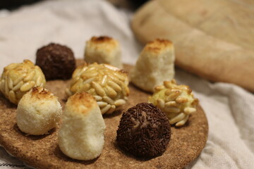 Los panellets son un dulce típico de otoño en cataluña