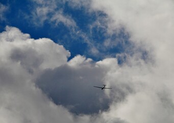 Fototapeta na wymiar Segelflieger am Himmel