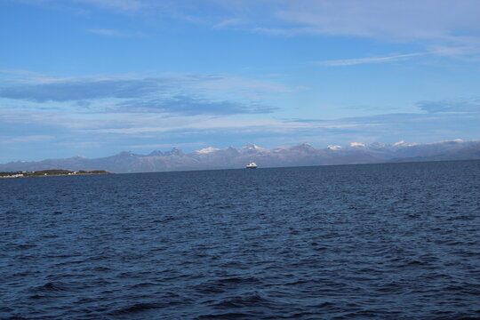 Ferry service between Bognes an L&oslash;dingen in Northern Norway 