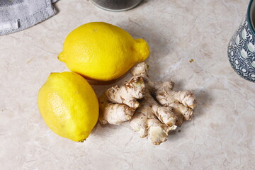 Dwie cytryny i imbir, źr&oacute;dło witaminy C