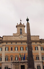 Fototapeta na wymiar Palazzo Montecitorio a Roma, sede della Camera dei deputati