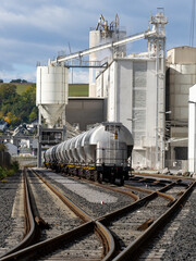 Industrieanlage mit Verladestation Kalkwerk