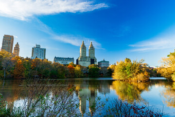 Obraz premium Central Park Lake reflection, Fall