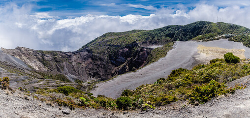 Fototapeta na wymiar Panorámica Volcán Irazú, Provincia de Cartago Costa Rica