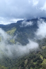 Cielo y montañas
