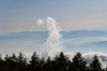 富士山／四合目の雲海と湧き上がる雲／大沢展望台（富士スバルライン）