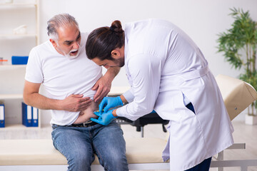 Obraz premium Patient suffering from diabetes visiting doctor