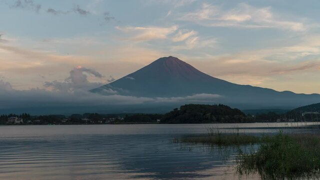 Sunset with Mt Fuji at Lake Kawaguchiko in summer timelapse 