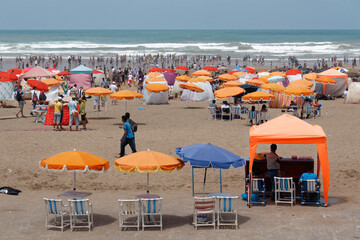 Plaża w Casablance nad Oceanem Atlantyckim - obrazy, fototapety, plakaty