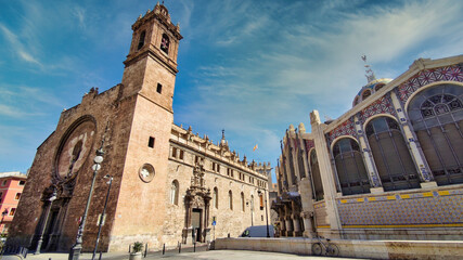 Fototapeta na wymiar Royal parish of Santos Juanes and central market of Valencia