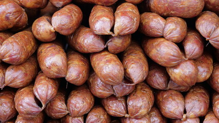 Obraz premium Sausages for sale at farmers market