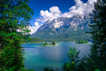 Wanderung am Eibsee Bayern Deutschland