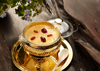 Delicious dessert, stewed bird's nest
