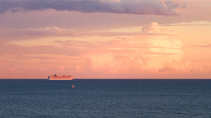 Obraz premium a cruiser ship on the mediterranean sea