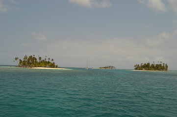 Sailing among the paradise beaches and islands of San Blas / Kuna Yala in the Caribbean Ocean, Panama