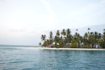 Sailing among the paradise beaches and islands of San Blas / Kuna Yala in the Caribbean Ocean,...
